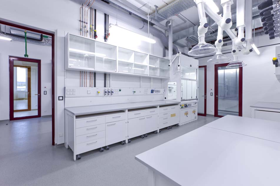 不同的实验室装修选择什么实验家具台面？（一）